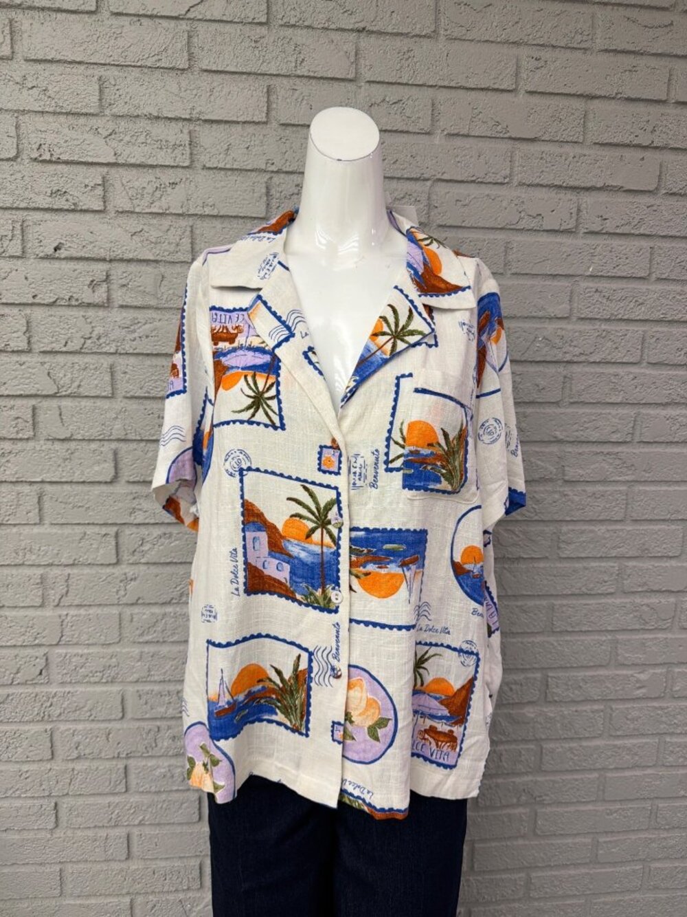 Paper Heart Women’s Postcard Hi-Lo Short Sleeve Shirt Size M